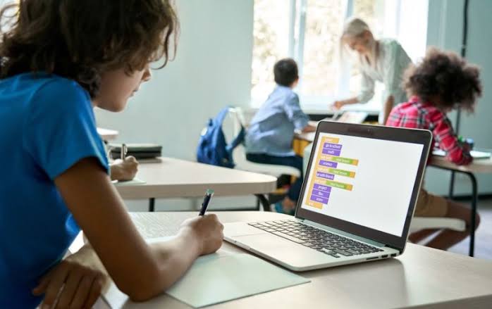 Why Educational Institutions Need Education Management Software